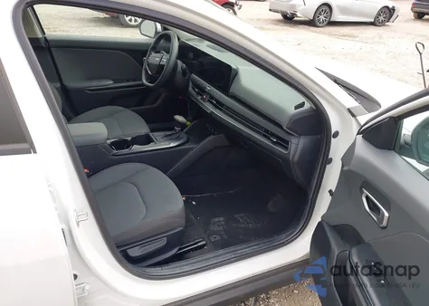 2025 Kia K4 Lx из США, поврежденный, VIN 3KPFT4DE5SE035898